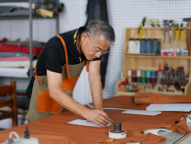 The Real Differences Between Handmade And Machine-Made Tote Bags